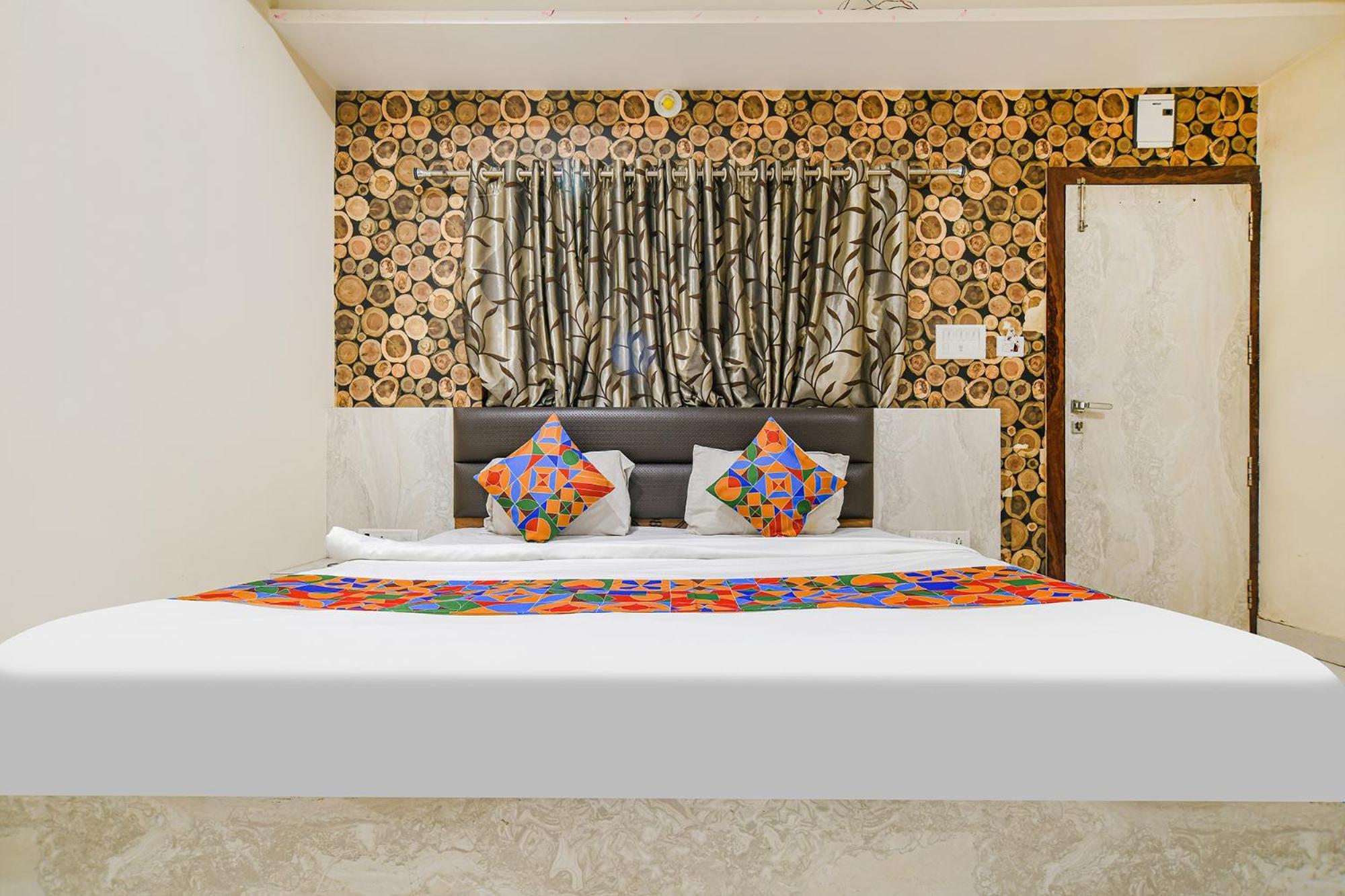 Fabhotel Shivam Palace- Near Mahakal Mandir Ujjain Zewnętrze zdjęcie