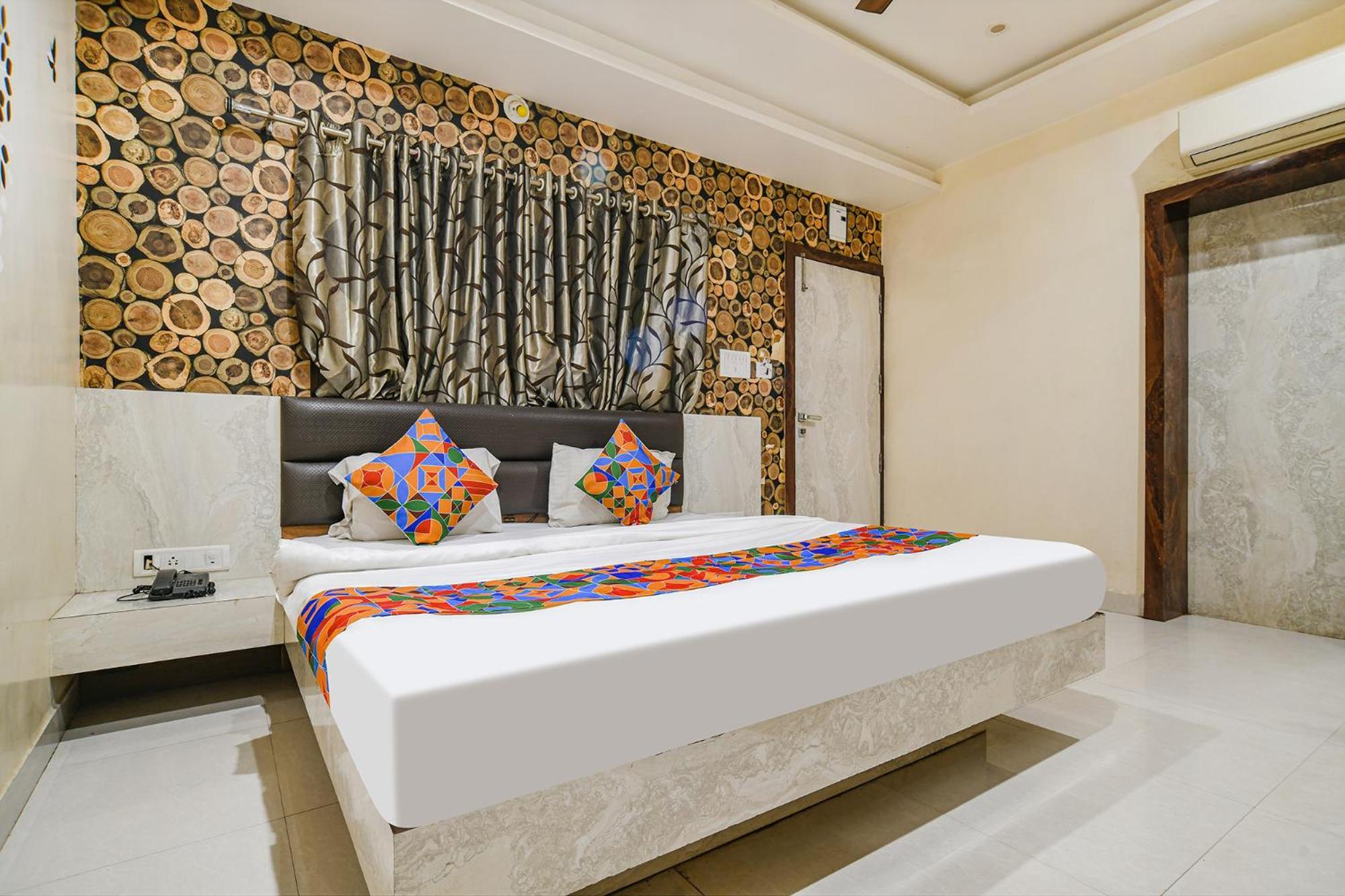Fabhotel Shivam Palace- Near Mahakal Mandir Ujjain Zewnętrze zdjęcie