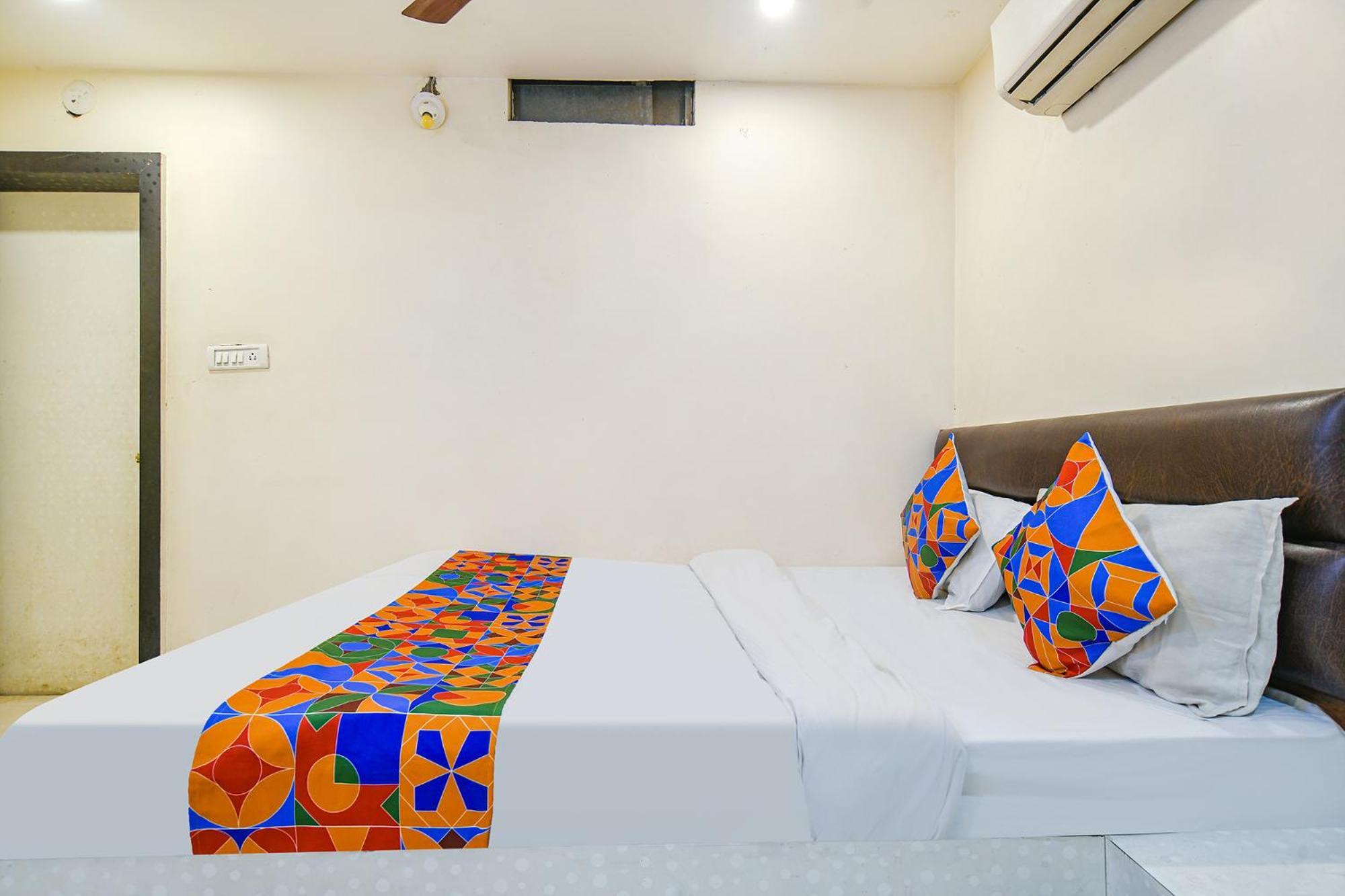 Fabhotel Shivam Palace- Near Mahakal Mandir Ujjain Zewnętrze zdjęcie