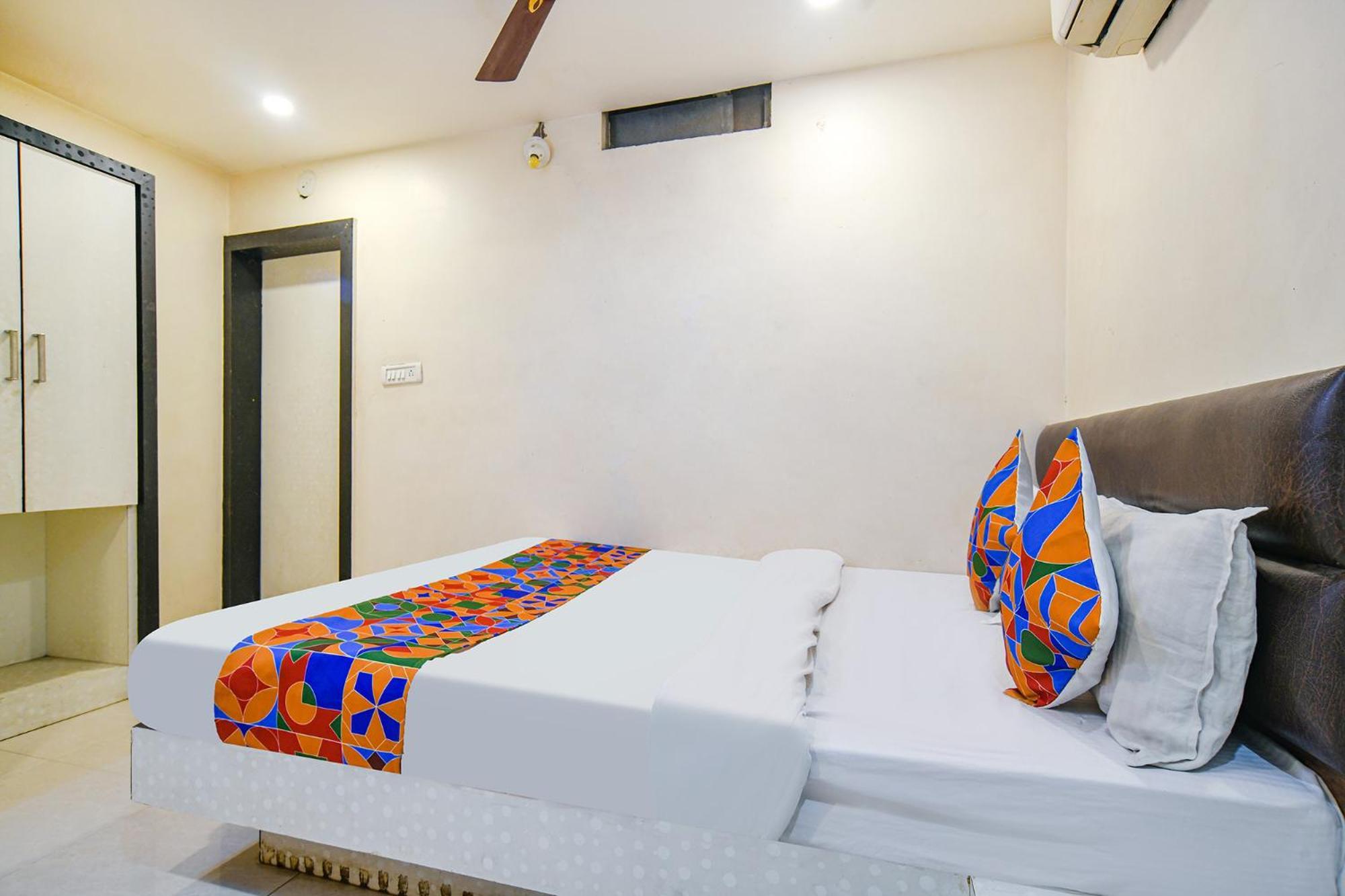 Fabhotel Shivam Palace- Near Mahakal Mandir Ujjain Zewnętrze zdjęcie