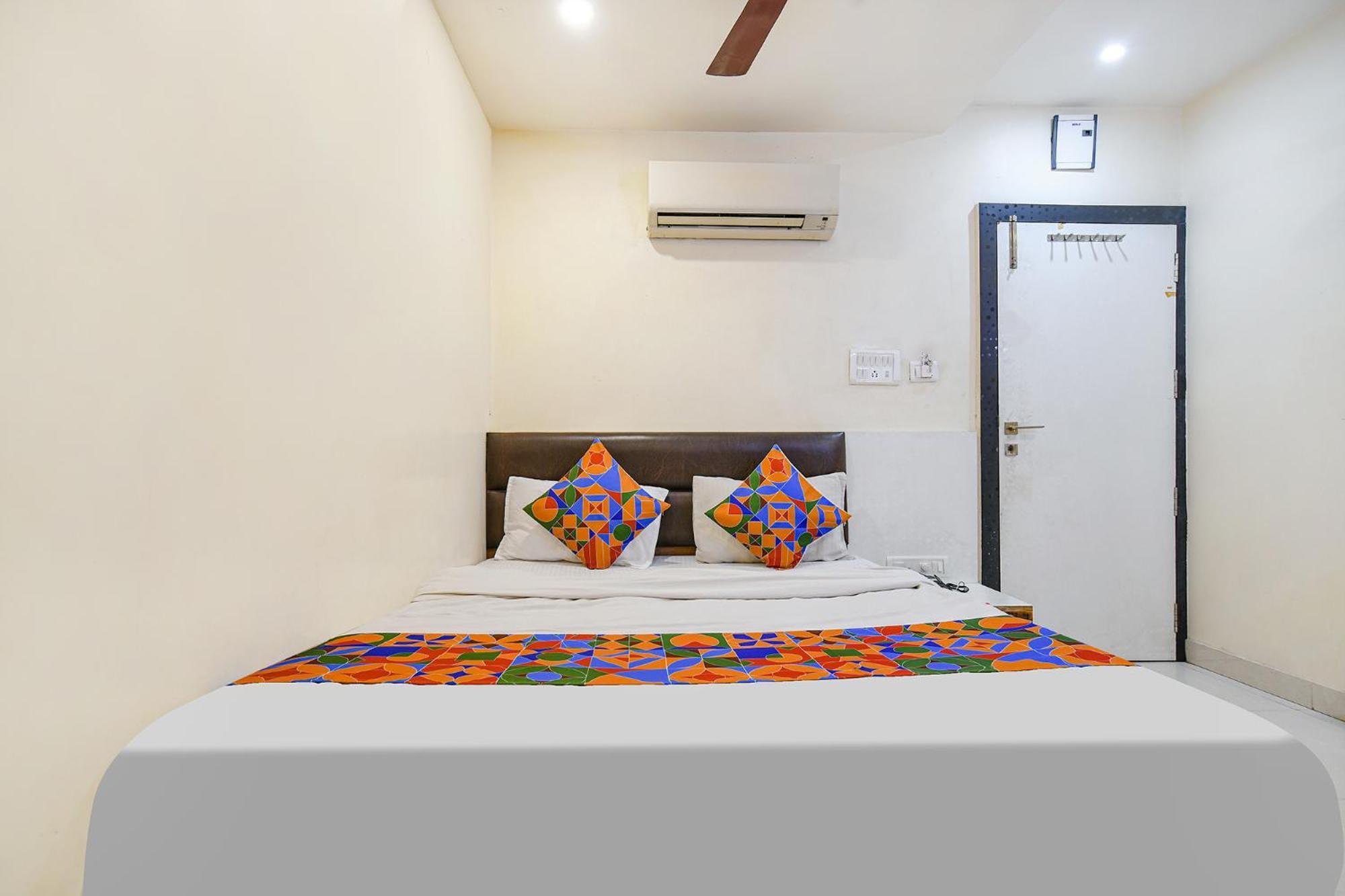 Fabhotel Shivam Palace- Near Mahakal Mandir Ujjain Zewnętrze zdjęcie