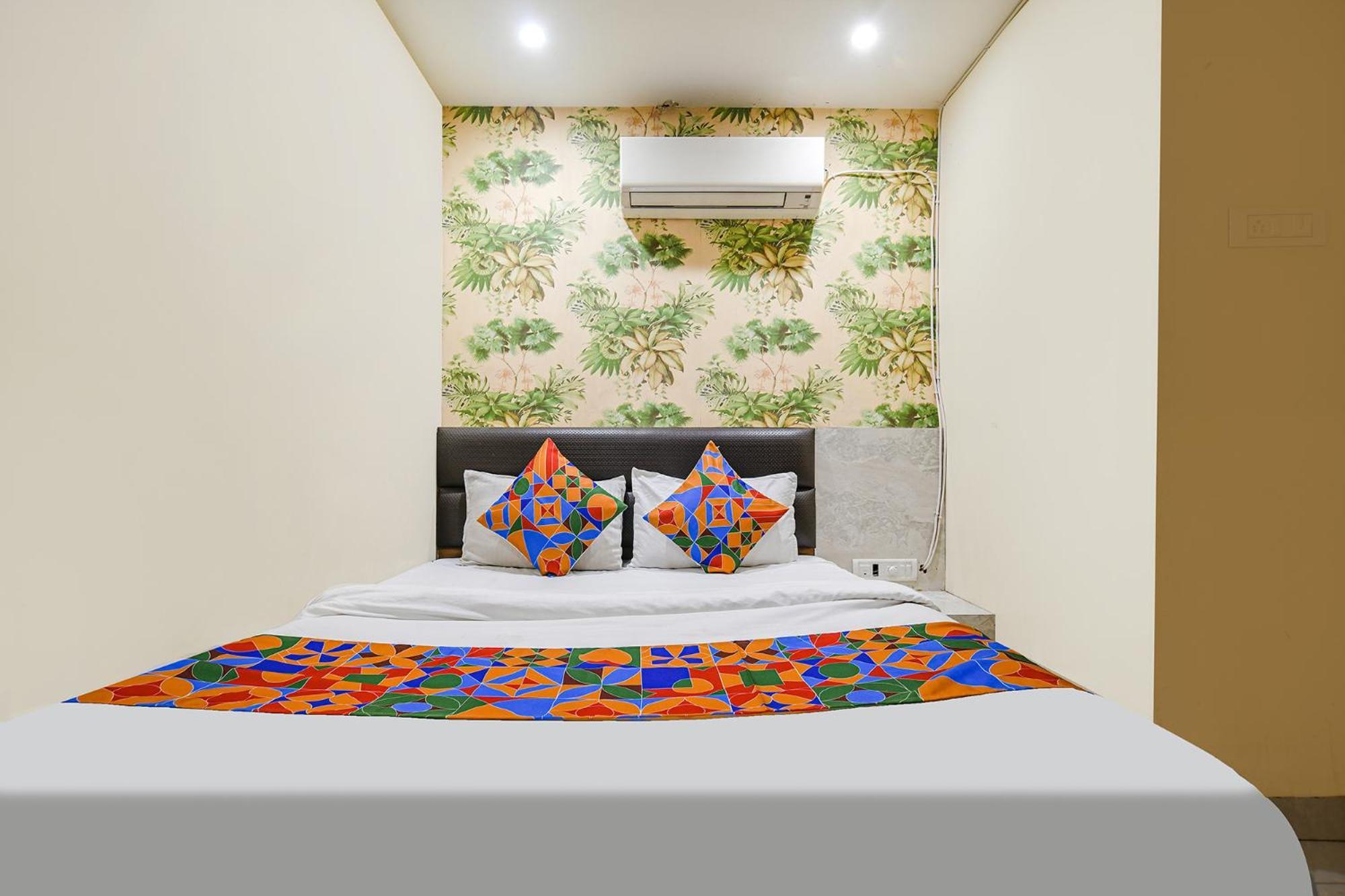 Fabhotel Shivam Palace- Near Mahakal Mandir Ujjain Zewnętrze zdjęcie