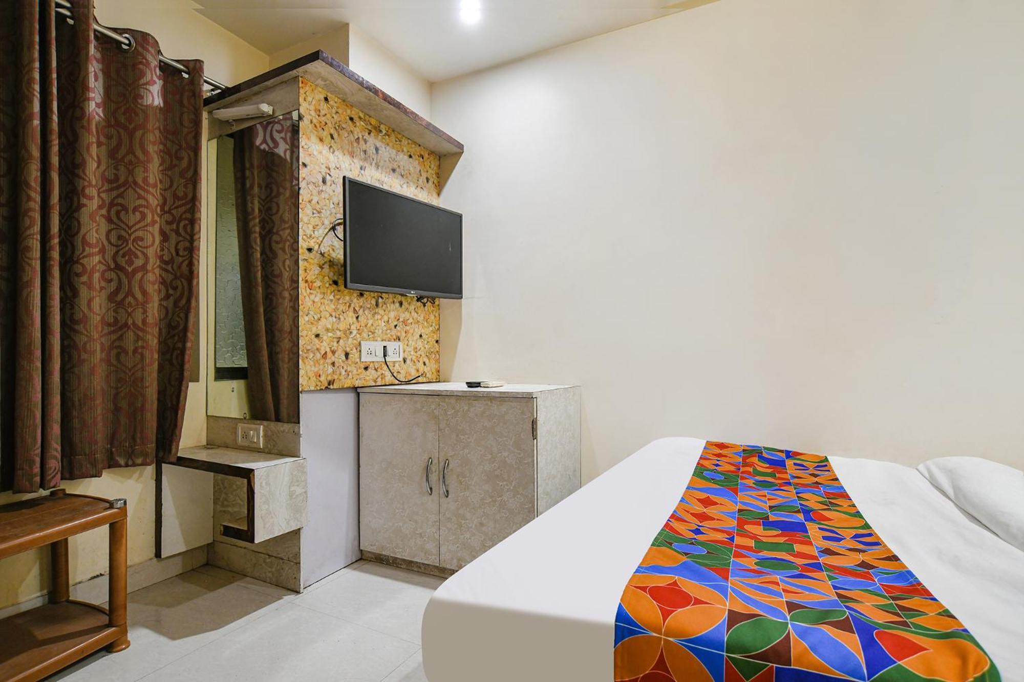 Fabhotel Shivam Palace- Near Mahakal Mandir Ujjain Zewnętrze zdjęcie