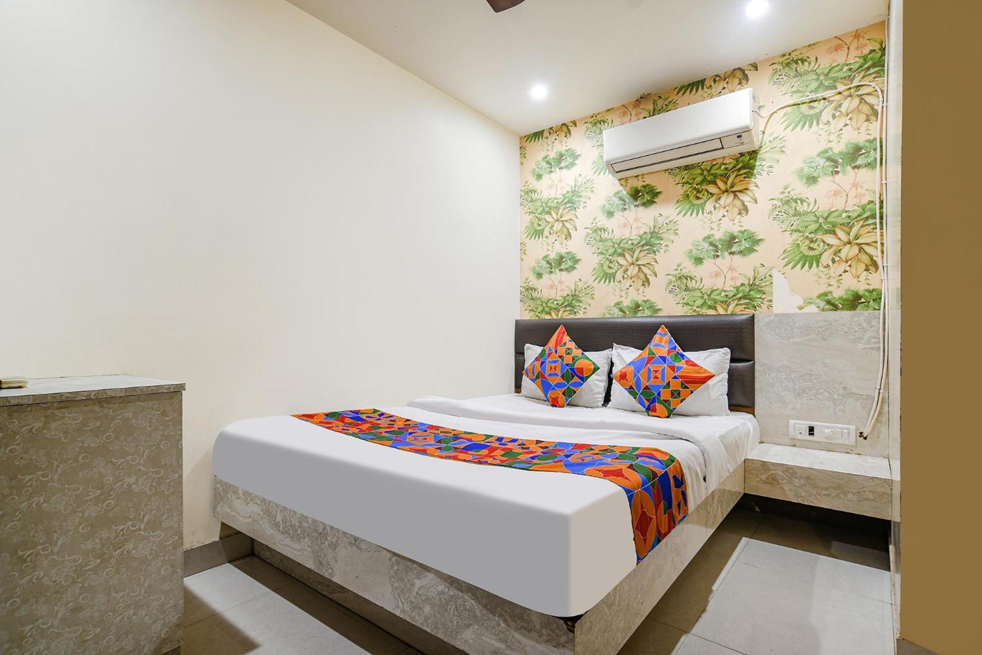 Fabhotel Shivam Palace- Near Mahakal Mandir Ujjain Zewnętrze zdjęcie
